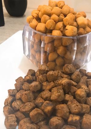 A picture of Chocolate and milky chinchin.