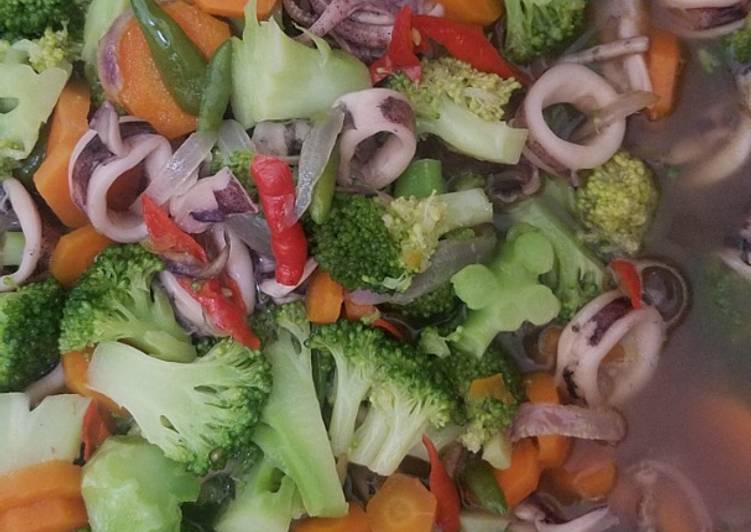 Resep Tumis Cumi-Brokoli-Wortel yang praktis