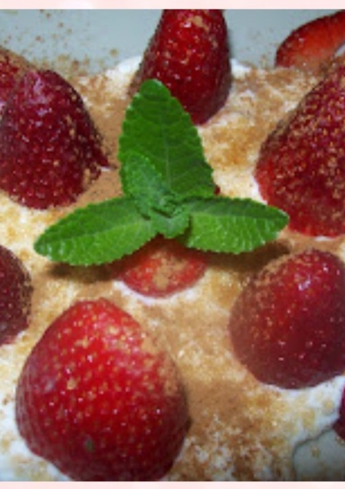 Una foto de Fresas con requesón