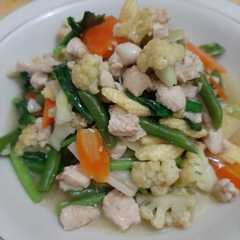 A picture of Capcay ayam kuah.