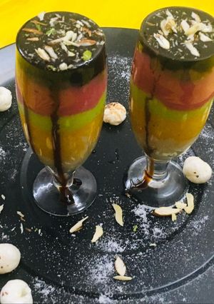 A picture of Layered makhana kheer.