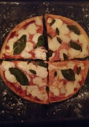 A picture of Pizza margarita.