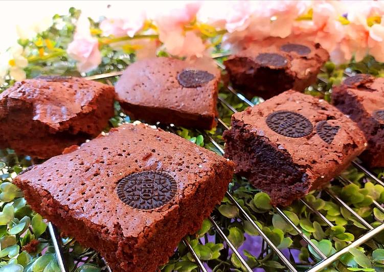 Recipe of Homemade Oreo fudge brownies