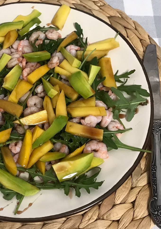 Салат з манго і креветками🍤