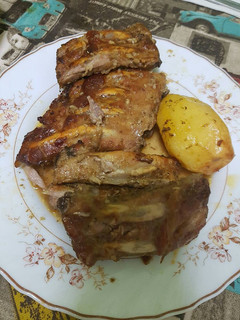 Una foto de Costillas de cerdo a la cerveza