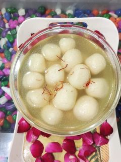 રસગુલ્લા (Rasgulla Recipe In Gujarati) રેસીપી મુખ્ય ફોટો