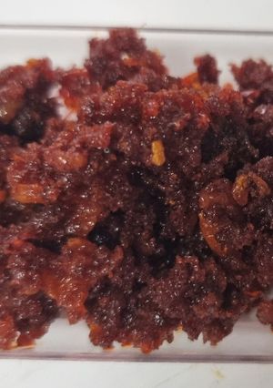 A picture of Garlic chutney.