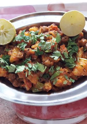 ચટપટા ચણા બટાકા (Chatpata Chana Bataka Recipe In Gujarati) રેસીપી મુખ્ય ફોટો