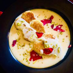 A picture of Shahi Tukda.