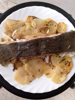 Una foto de Rodaballo al horno c/ guarnición