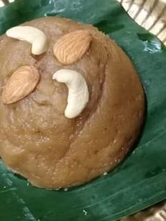 आटे का हलवा (Atte Ka Halwa Recipe In Hindi) रेसिपी मुख्य फोटो