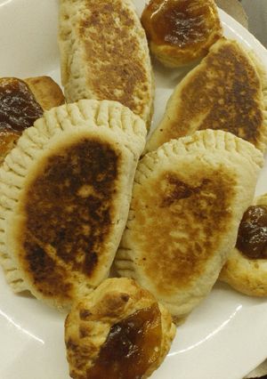 Una foto de Empanas dulces, rellenas de dulce de batata