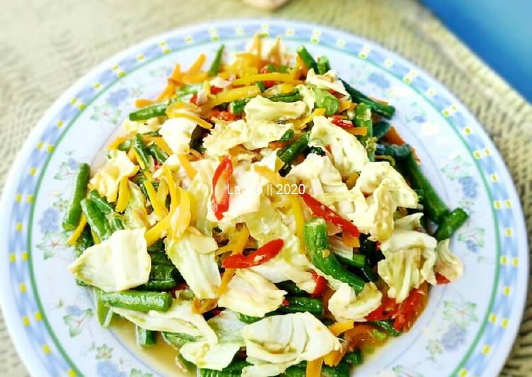 Cara Menyiapkan Tumis Kol Kombinasi yang Bisa Manjain Lidah