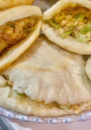 Una foto de Bocadillos de atún con pan libanés