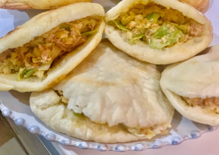 Manera fácil Hacer  Bocadillos de atún con pan libanés