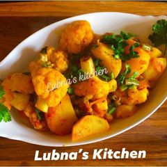 A picture of Potato & cauliflower curry (Aloo Gobi).