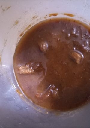 A picture of Khatti meethi chutney.