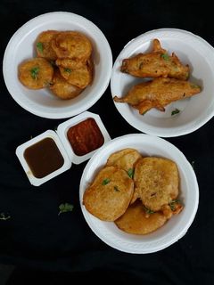 મિક્સ ભજીયા (Mix Bhajiya Recipe In Gujarati) રેસીપી મુખ્ય ફોટો