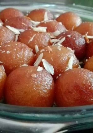 A picture of Gulab janum.