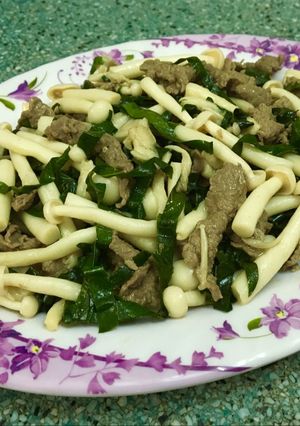 Hình của món Thịt bò xào nấm tuyết (nấm hải sản).