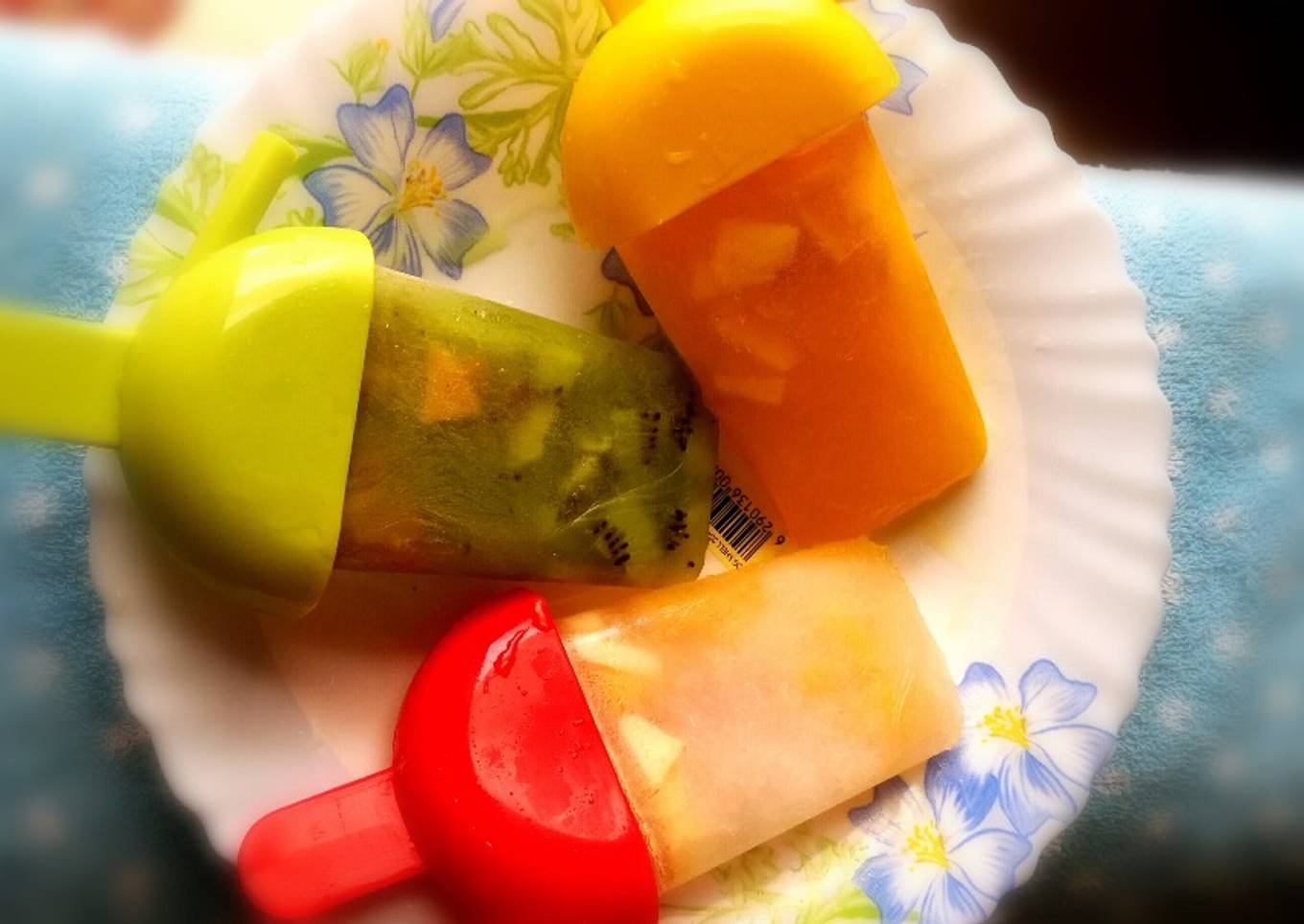 Fruits popsicles