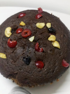 முட்டை சேர்க்காத பிளம் கேக் (Eggless plum cake recipe in tamil) செய்முறை முக்கிய புகைப்படம்