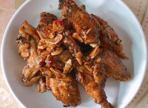 Hình của món Cánh gà chiên nước mắm.