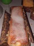 Budín cuatro cuartos con chips de chocolate y glaseado