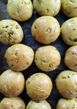 A picture of Masala Buns (Atta).