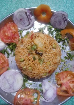 અવધિ વેજ પુલાવ (Awadhi Veg Pulao Recipe In Gujarati) રેસીપી મુખ્ય ફોટો