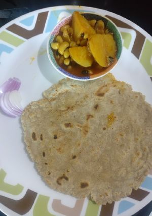 A picture of Jowar or Sorghum Roti.