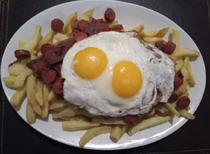 Una foto de Chorrillana casera