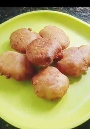 A picture of Aniseed Malpuas Without Sugar Syrup.