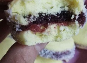 Una foto de Alfajores maizena sin gluten con stevia (un éxito)