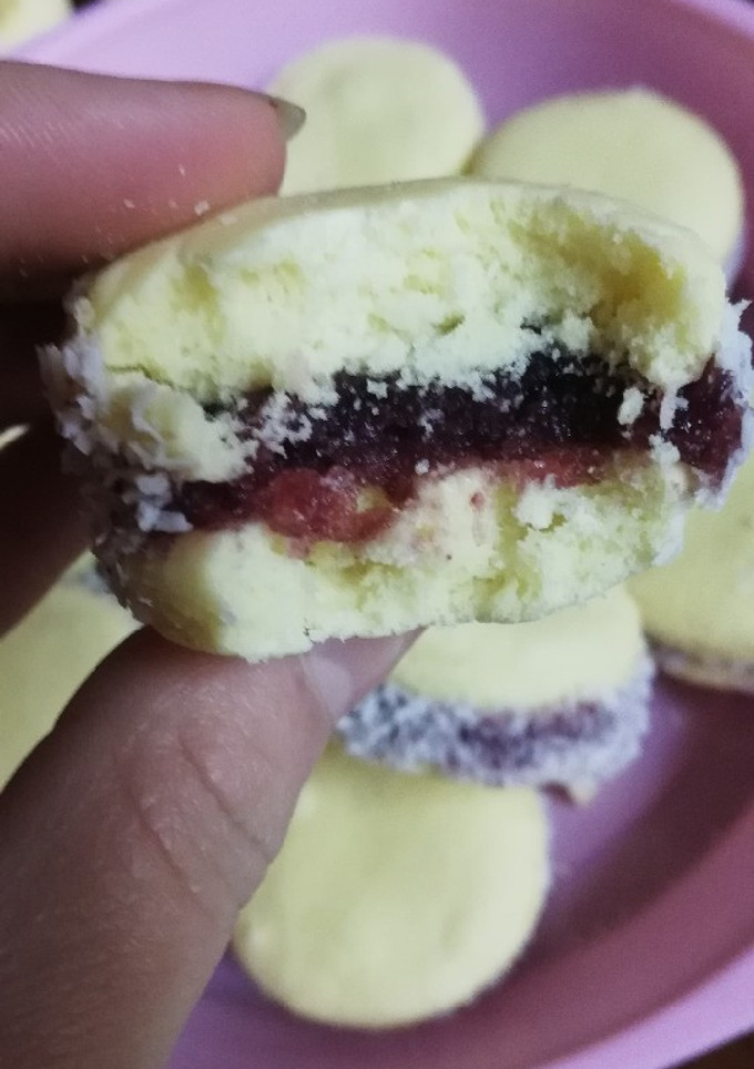 Una foto de Alfajores maizena sin gluten con stevia (un éxito)