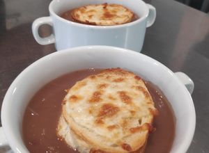 Una foto de Sopa de cebolla