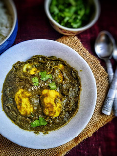 A picture of Hariyali Egg curry.