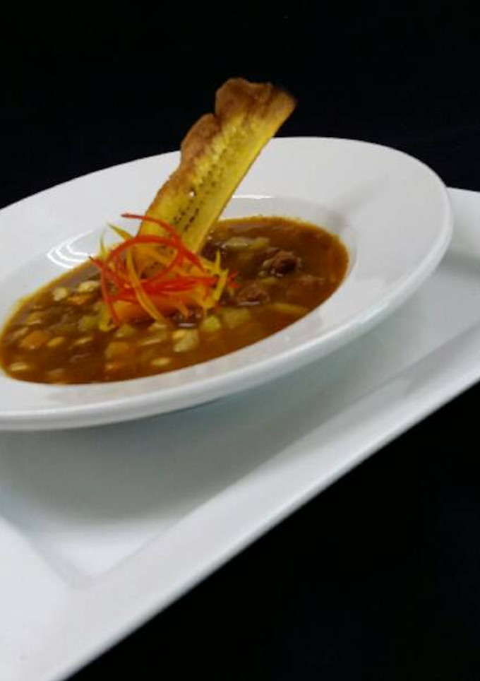 Una foto de Sopa de res catracha