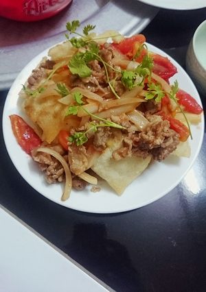 Hình của món Phở chiên phồng.