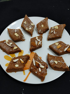 मिक्स कोको बर्फी (Mix coco barfi recipe in Hindi) रेसिपी मुख्य फोटो