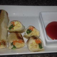 A picture of Bread roll sushi.
