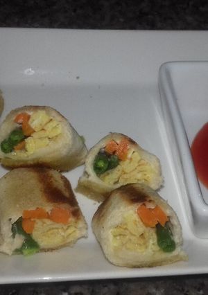 A picture of Bread roll sushi.