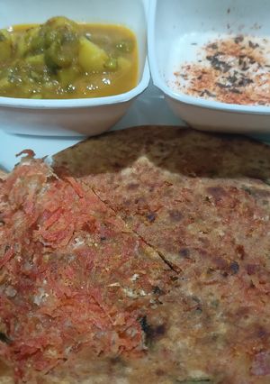 गाजर पराठा (gajar paratha recipe in hindi) रेसिपी मुख्य फोटो