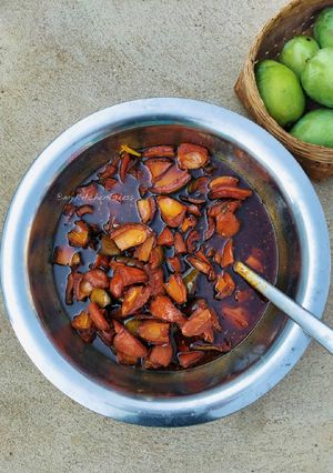 A picture of Sweet and sour mango pickle.