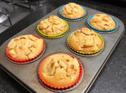 Una foto de muffins saludables