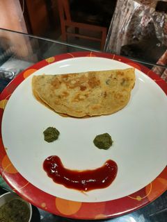 बेसन का चीला (besan cilla recipe in hindi) रेसिपी मुख्य फोटो