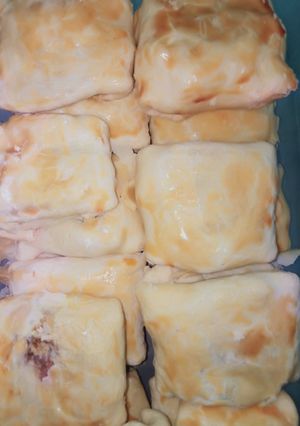 Foto resep Bolen pisang keju coklat yummy