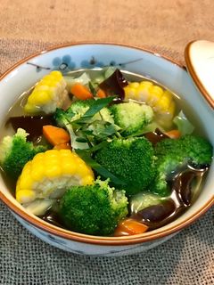 Hình của món Canh bông cải xanh nấu bắp.