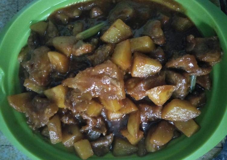 Semur Kentang Sapi
