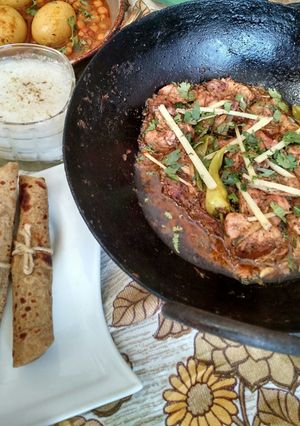 A picture of Black pepper chicken.